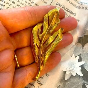 Vintage Monet Gold Leaf Brooch